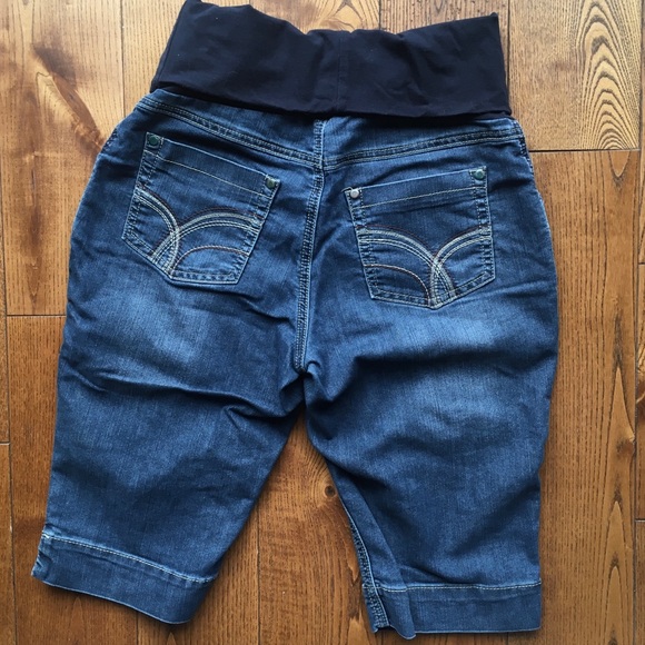 Maternity Capri jeans - Picture 2 of 4